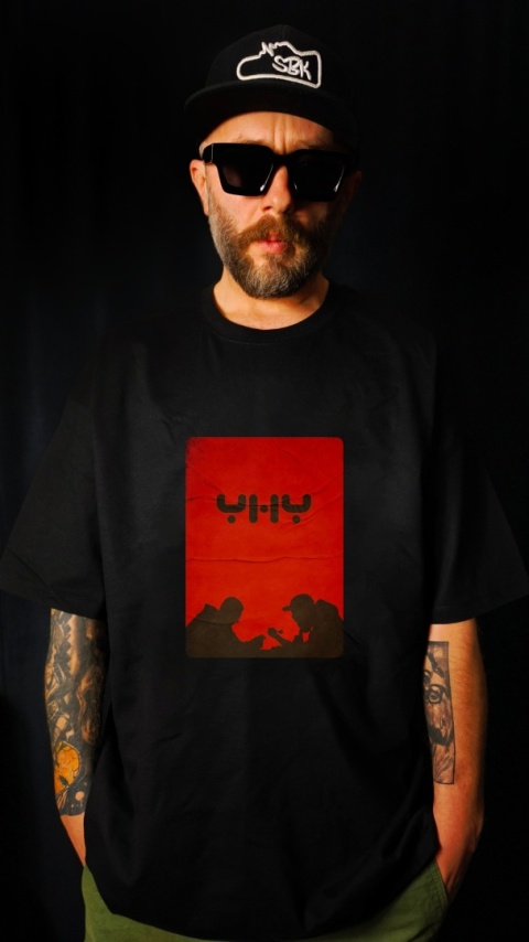 T-SHIRT YHY LOGO 3 FRONT BLACK (PREORDER)
